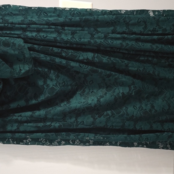 Green formal gown from torrid. Size 26 - Picture 3 of 5